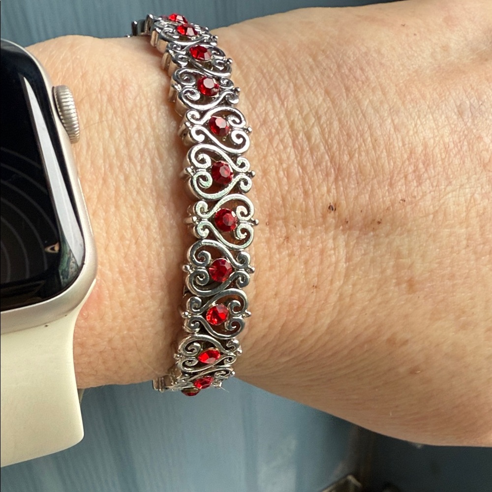 🍓Cookie Lee Silver Tone Stretch Bracelet with Genuine Red Crystals - Picture 1 of 5